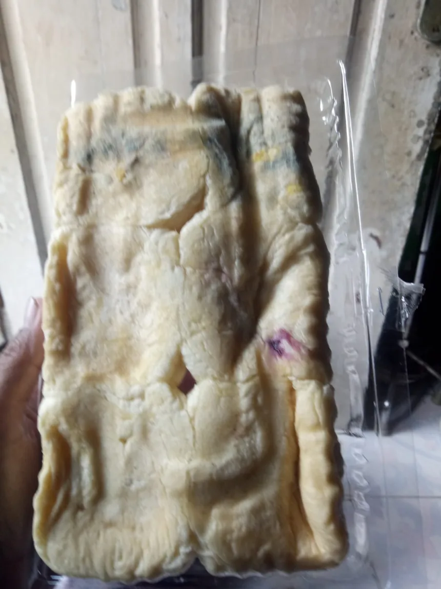 Orangtua Siswa di Kota Serang Keluhkan Roti Program MBG Diduga Kedaluwarsa dan Berjamur 1 MBG