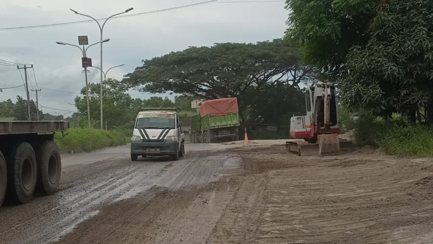 Mulai 13–29 Maret, Truk Tambang Dibatasi Melintas di Jalur Mudik Lebaran 2026 1 Truk Tambang