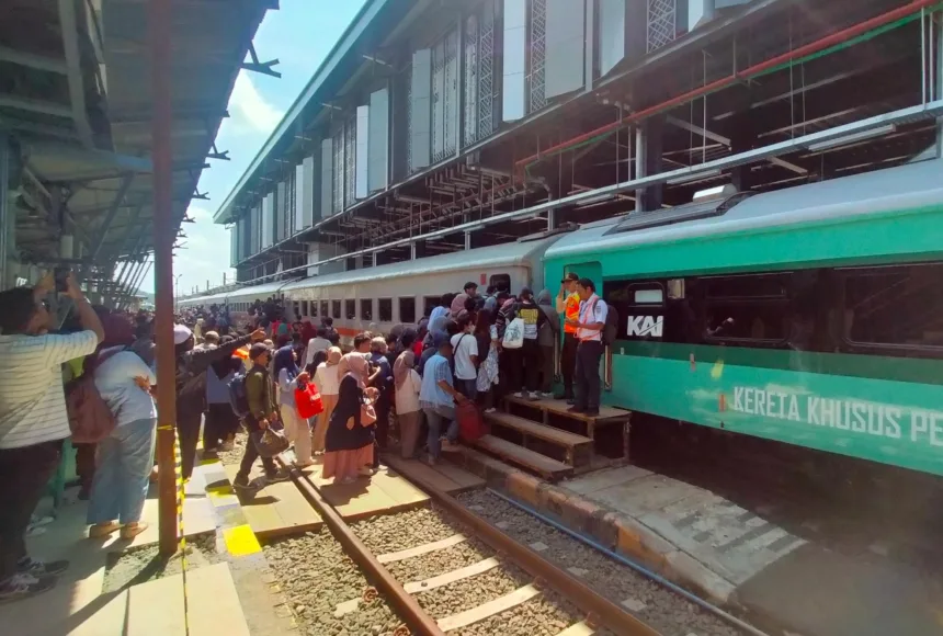 Layanan Commuter Line Hanya Beroperasi Hingga Stasiun Cilegon Selama Mudik 2026 1 Commuter Line