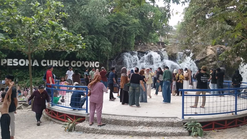 Ribuan Wisatawan Serbu Pesona Curug Goong Pandeglang pada Libur Lebaran Hari Kedua 1 Curug Goong