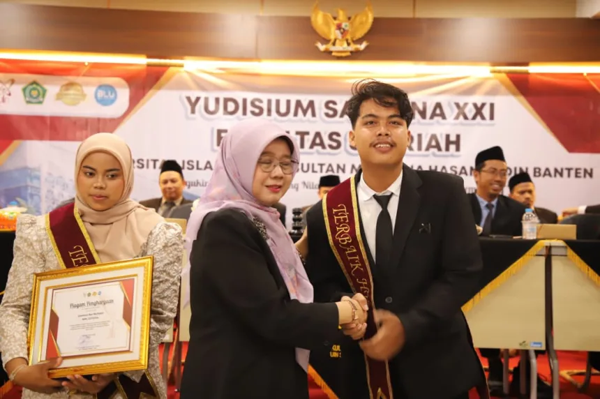 Wisudawan UIN Banten yang Lulus 3,5 Tahun dan Sabet Predikat Terbaik 1 Wisudawan UIN Banten