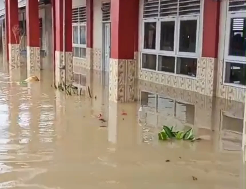 SMK Negeri 6 Pandeglang Tergenang Banjir Hingga 1,5 Meter, KBM Dihentikan Sementara 1 SMK Negeri 6 Pandeglan