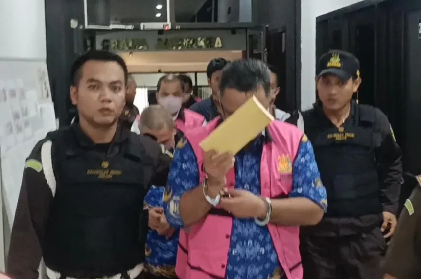 Dugaan Korupsi Perizinan, Mantan Kepala Kantor Pertanahan Kota Serang dan 5 Pegawai Lain Ditahan 1 Kantor Pertanahan Kota Serang