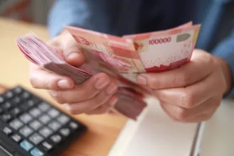Ilustrasi pengelolaan uang pribadi. Lega Finansial bukan diukur dari besarnya penghasilan, tetapi dari kemampuan mengelola dan menciptakan surplus setiap bulan.