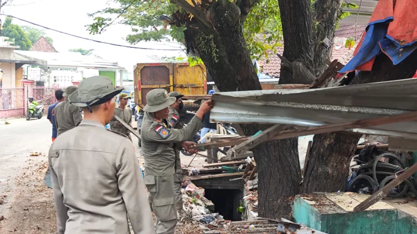 Pemkot Tertibkan 29 Lapak Pedagang Pasar Blok F Cilegon yang Berdiri di Atas Drainase 1 Pasar Blok F Cilegon