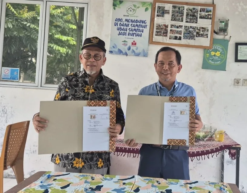 Optimalkan Pengolahan Sampah, IKPP Tangerang Serahkan PLTS ke TPST 3R Batan Indah 1 IKPP Tangerang
