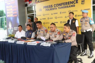 Polisi palsu