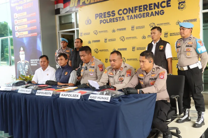 Polisi palsu