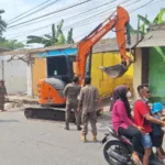 Bangunan liar di Bojonegara