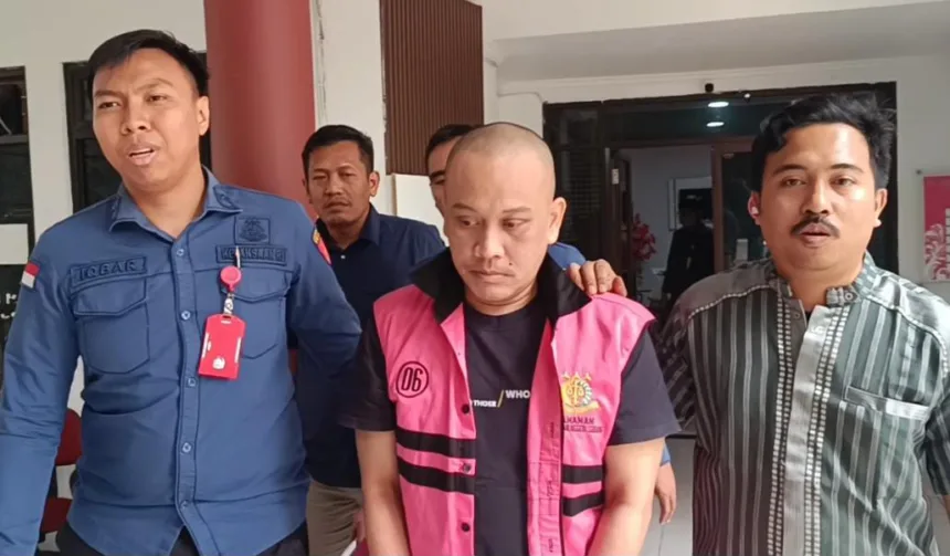 Koruspsi dana desa Petir