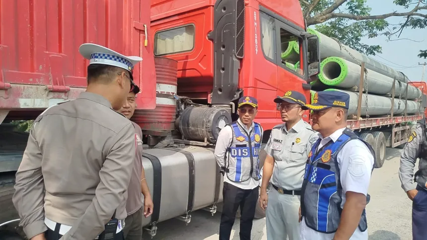 Truk tambang di Cilegon