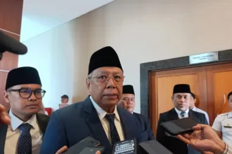 Wali Kota Tangsel Benyamin Davnie