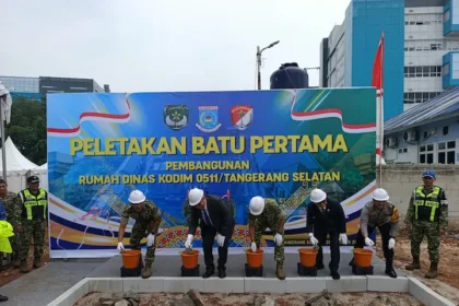 Wali Kota Tangsel Benyamin Davnie melakukan peletakan Batu pertama untuk pembangunan Markas Komando Distrik Militer atau Kodim 0511 Tangsel, Rabu 28 Oktober 2026.